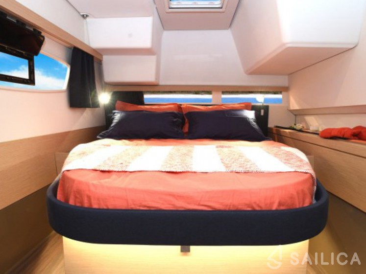 Lucia 40 - Yacht Charter Sailica