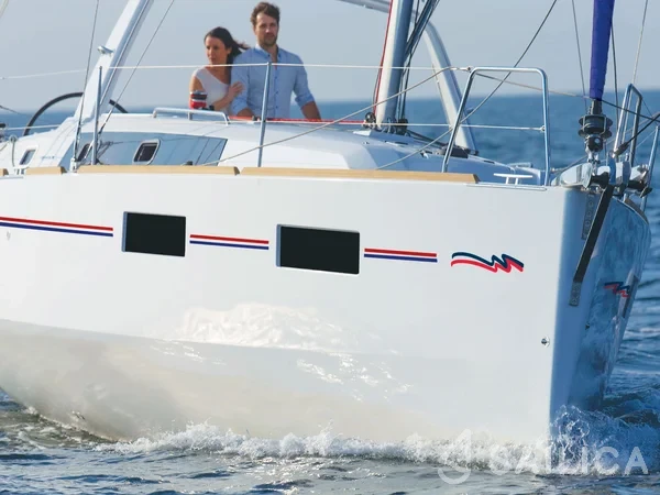 Moorings 352 - Yacht Charter Sailica