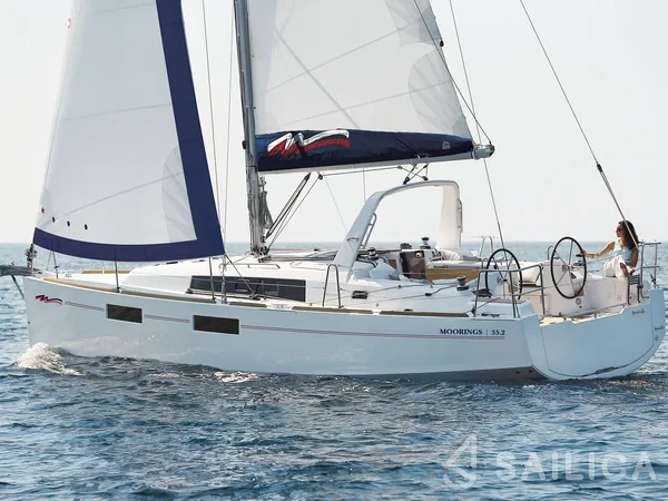 Moorings 352 - Yacht Charter Sailica
