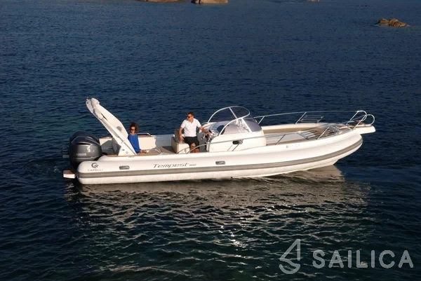 Tempest 900 - Yacht Charter Sailica