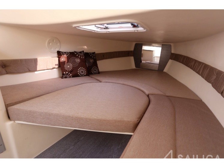 Tempest 900 - Yacht Charter Sailica
