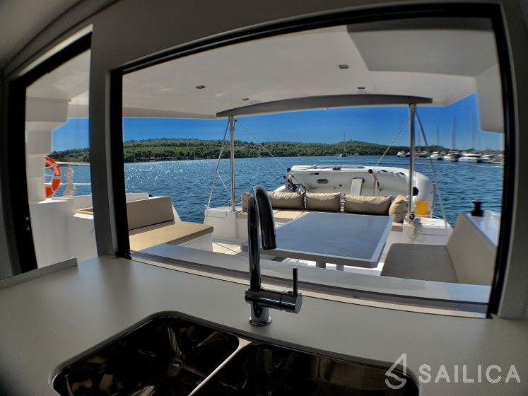 Bali 4.5 - Yacht Charter Sailica