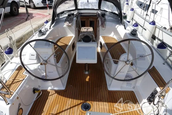 Bavaria 34 Cruiser - Yacht Charter Sailica