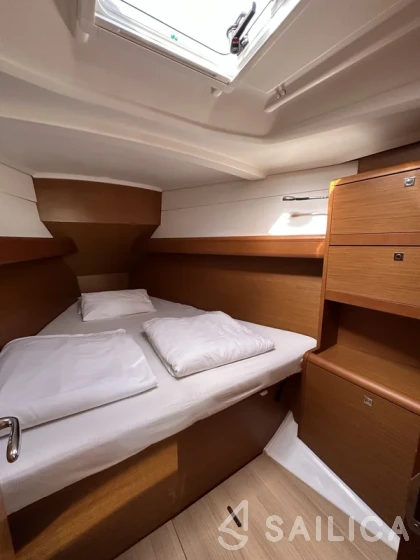 Sun Odyssey 389 - Yacht Charter Sailica