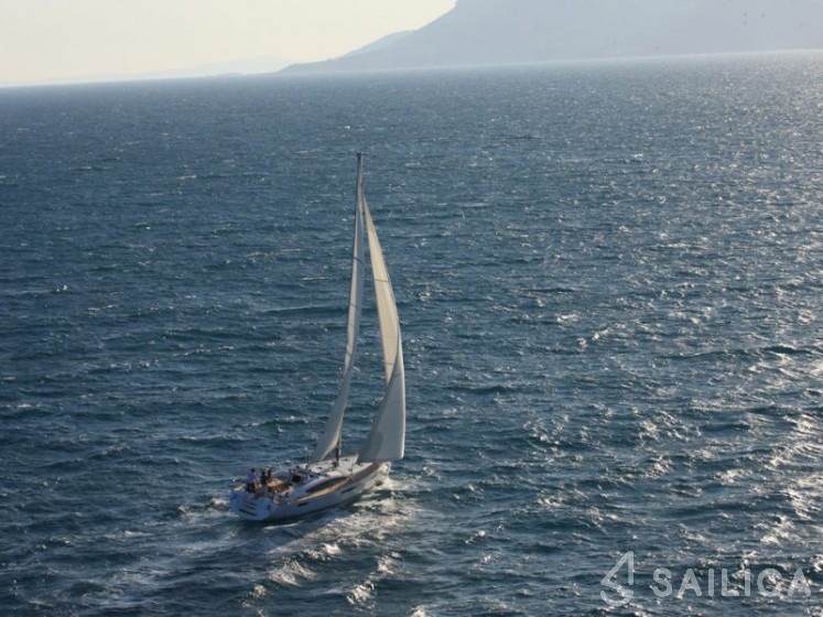 Jeanneau 53 - Yacht Charter Sailica