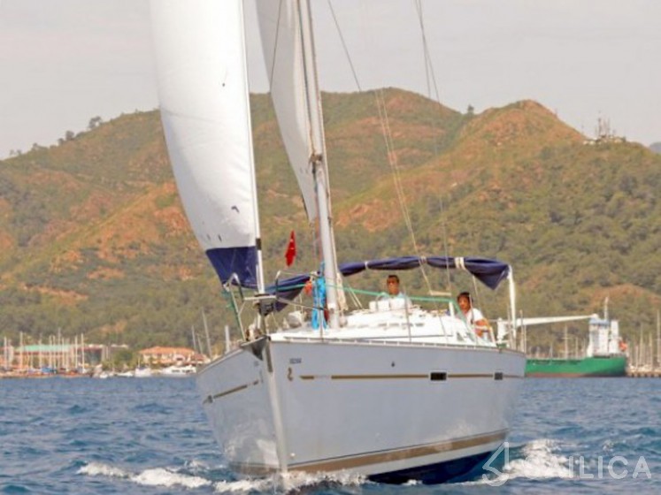 Oceanis 393 Clipper - Yacht Charter Sailica