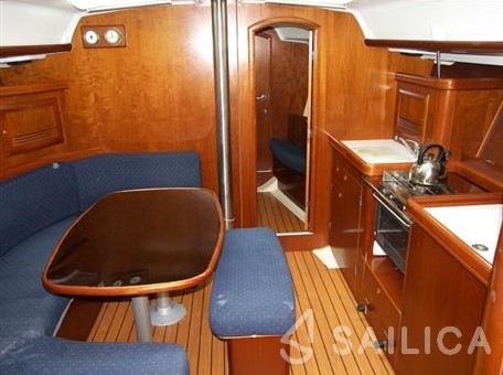Oceanis 393 Clipper - Yacht Charter Sailica