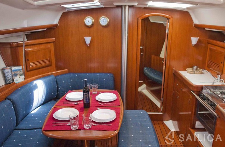 Oceanis 393 Clipper - Yacht Charter Sailica