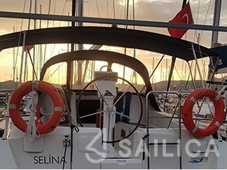 Oceanis 393 Clipper - Yacht Charter Sailica