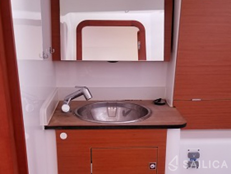 Dufour 350 GL - Yacht Charter Sailica