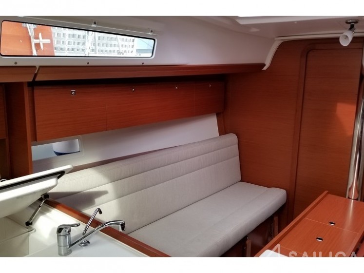 Dufour 350 GL - Yacht Charter Sailica
