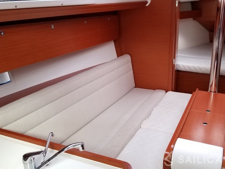 Dufour 350 GL - Yacht Charter Sailica