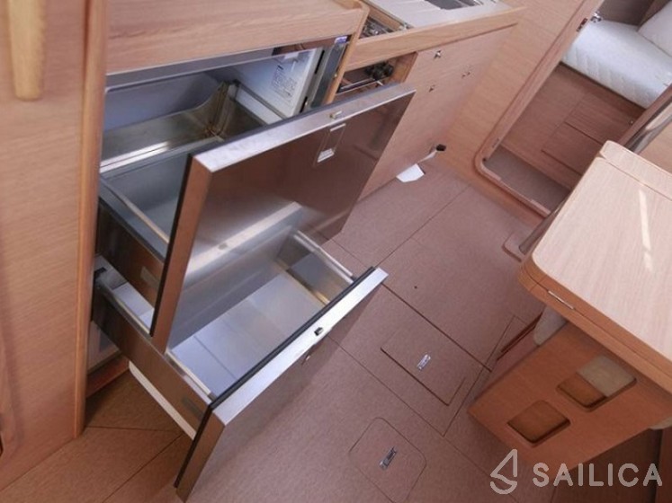 Dufour 382 GL - Yacht Charter Sailica