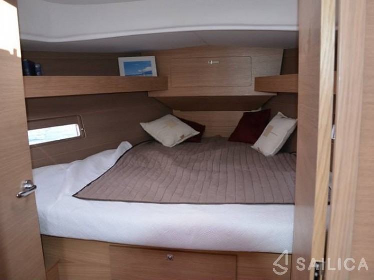 Dufour 382 GL - Yacht Charter Sailica