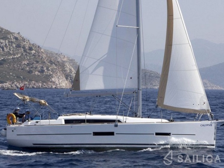 Dufour 382 GL - Yacht Charter Sailica