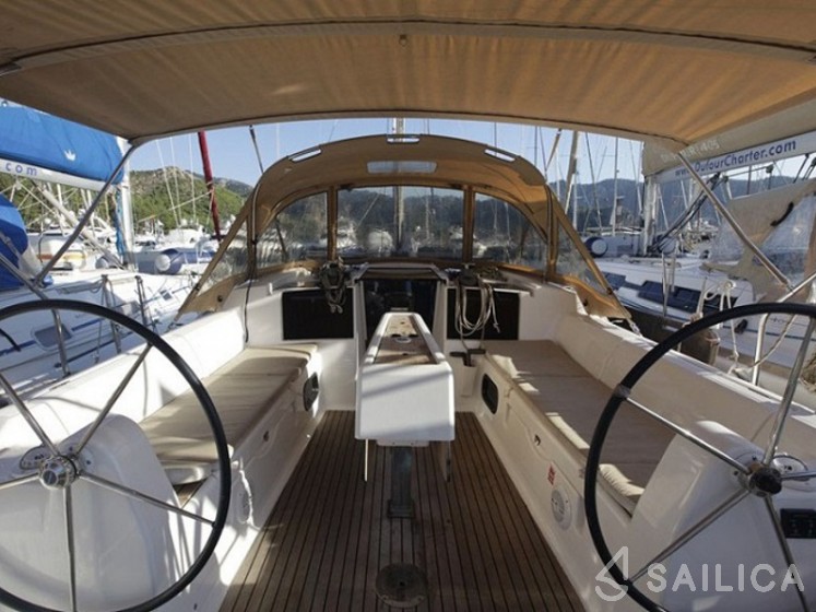 Dufour 382 GL - Yacht Charter Sailica