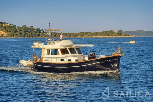 Menorquin 160 - Yacht Charter Sailica