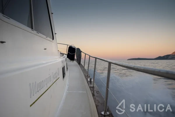Menorquin 160 - Yacht Charter Sailica
