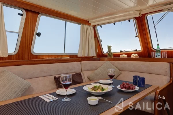 Menorquin 160 - Yacht Charter Sailica