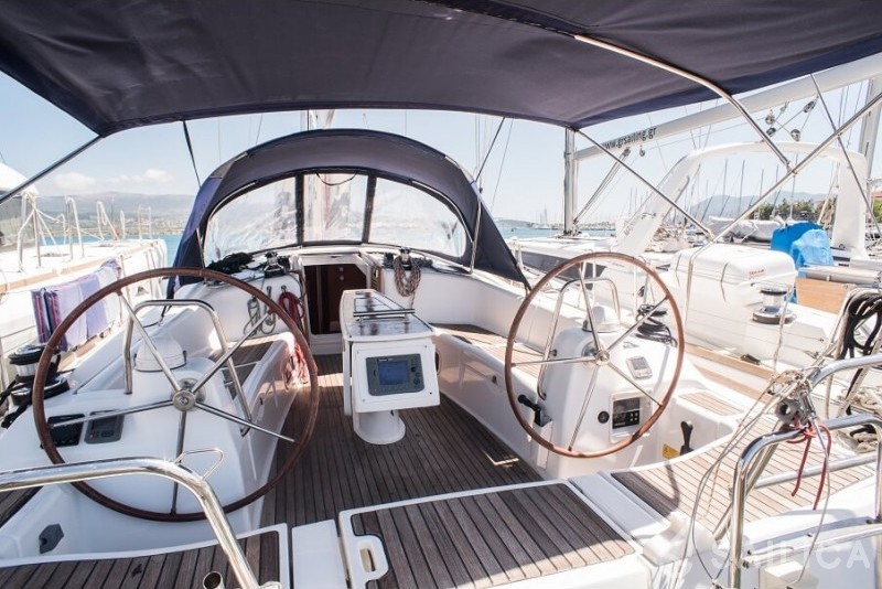Oceanis 43 - Yacht Charter Sailica