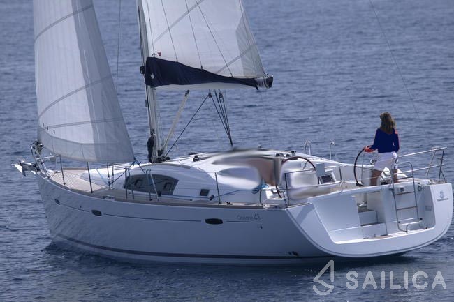 Oceanis 43 - Yacht Charter Sailica