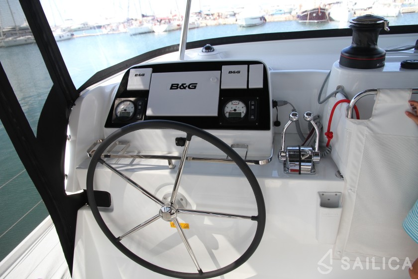 Lagoon 42 - Yacht Charter Sailica