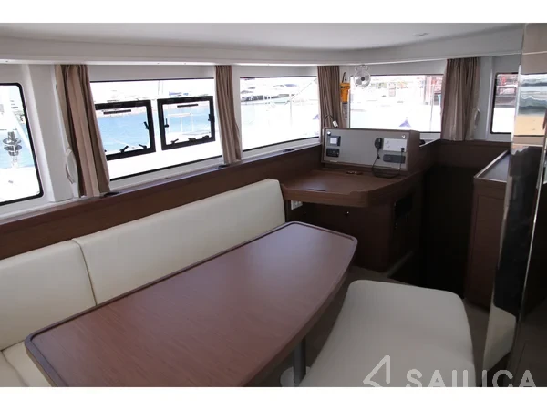 Lagoon 42 - Yacht Charter Sailica