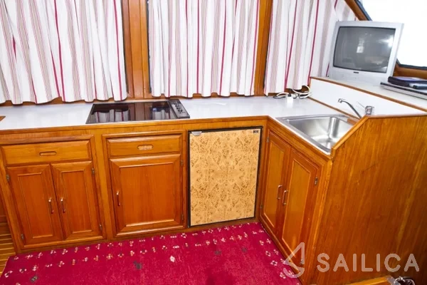 Staryacht 1670 - Yacht Charter Sailica