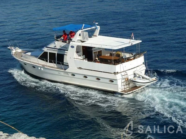 Staryacht 1670 - Yacht Charter Sailica