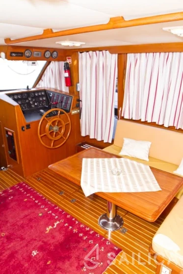 Staryacht 1670 - Yacht Charter Sailica