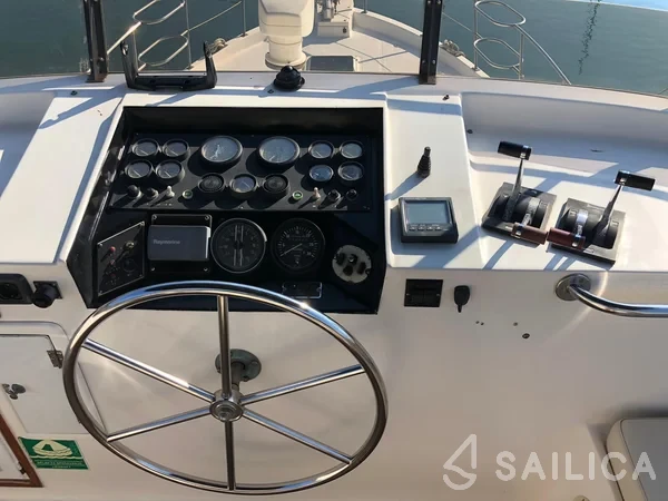Staryacht 1670 - Yacht Charter Sailica