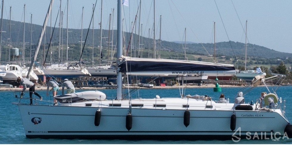 Cyclades 43.4 - Yacht Charter Sailica