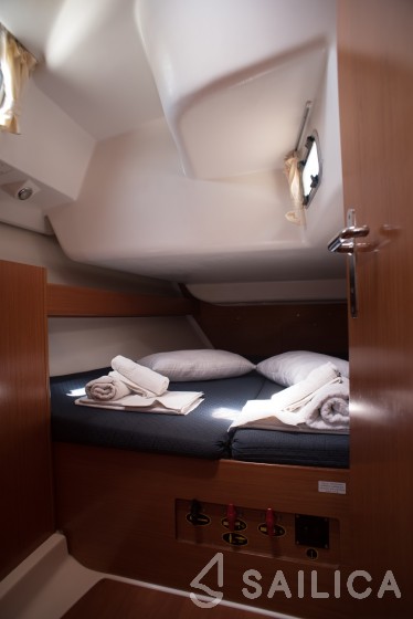 Cyclades 43.4 - Yacht Charter Sailica