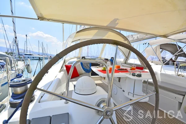 Oceanis 43 - Yacht Charter Sailica