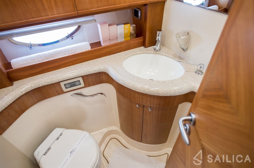 Aicon 56 - Yacht Charter Sailica