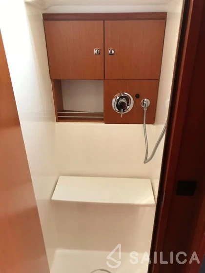 Bavaria 46 Cruiser - Yacht Charter Sailica