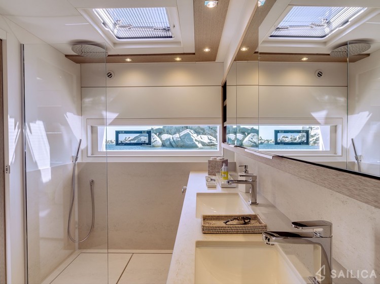 Lagoon Seventy 7 - Yacht Charter Sailica