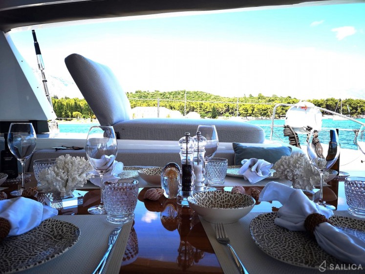 Lagoon Seventy 7 - Yacht Charter Sailica