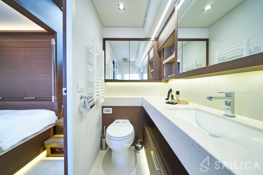 Lagoon Seventy 7 - Yacht Charter Sailica
