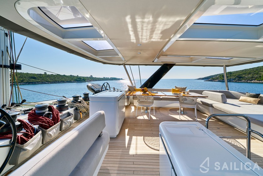 Lagoon Seventy 7 - Yacht Charter Sailica