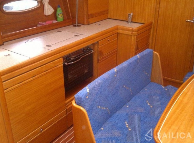 Bavaria 39 Cruiser - Yacht Charter Sailica