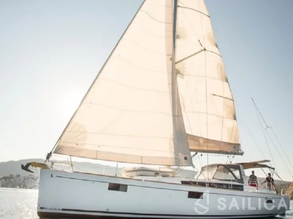 Oceanis 48 - Yacht Charter Sailica