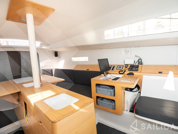 Pogo 30 - Yacht Charter Sailica