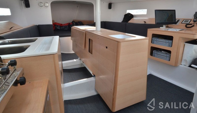 Pogo 30 - Yacht Charter Sailica