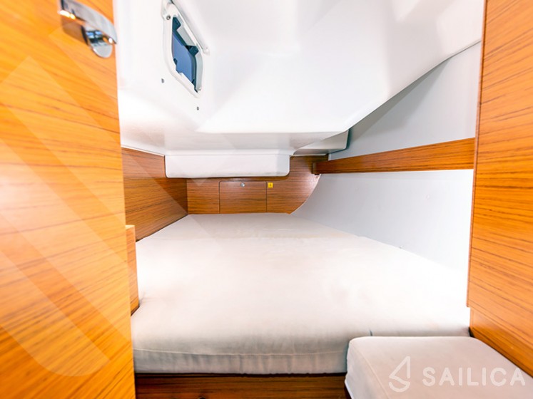 Elan 35 Impression - Yacht Charter Sailica