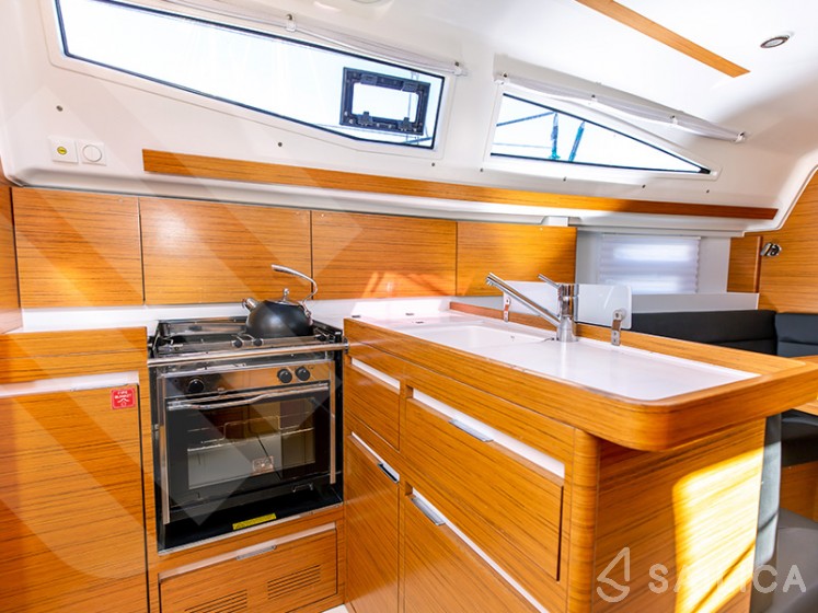 Elan 35 Impression - Yacht Charter Sailica