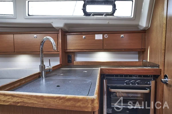 Bavaria 34 Cruiser - Yacht Charter Sailica