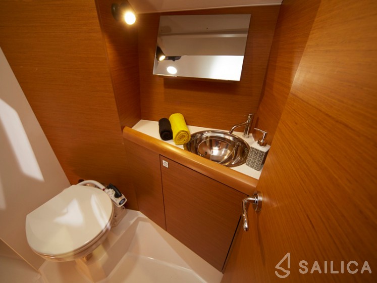 Sun Odyssey 349 - Yacht Charter Sailica