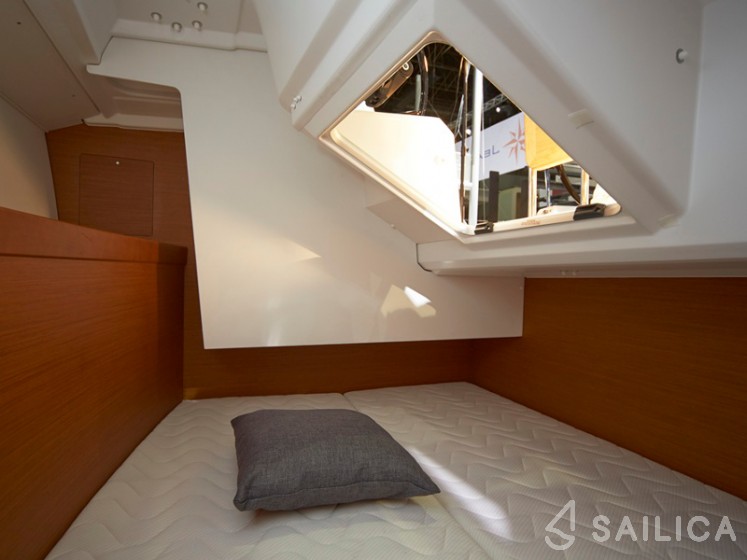 Sun Odyssey 349 - Yacht Charter Sailica