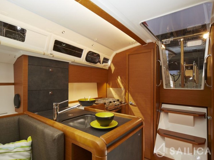 Sun Odyssey 349 - Yacht Charter Sailica